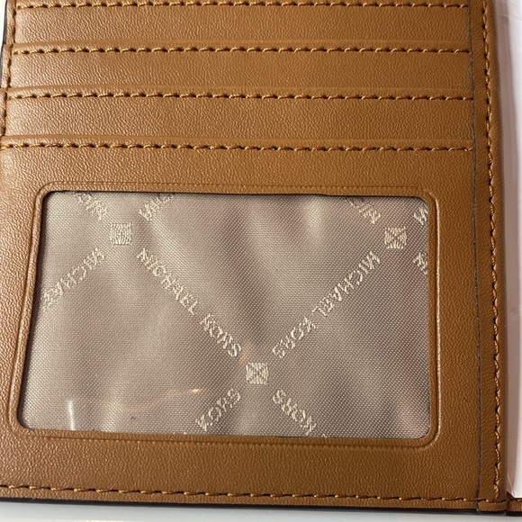 Michael Kors Jet Set Travel Passport Case wallet MK Signature Brown / Acorn NWOT - Picture 9 of 15